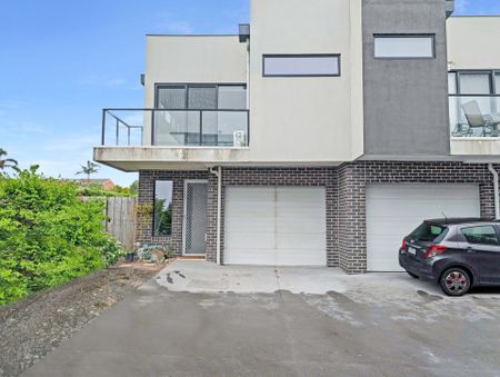 15/66 Outlook Drive Dandenong North VIC - Photo 3