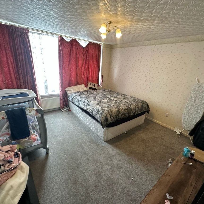 4 Bed Semi-Detached House, Priestley Road, B11 - Photo 1