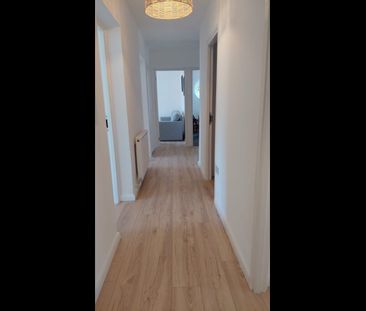 4 Bed Flat, Farjeon House, NW6 - Photo 1