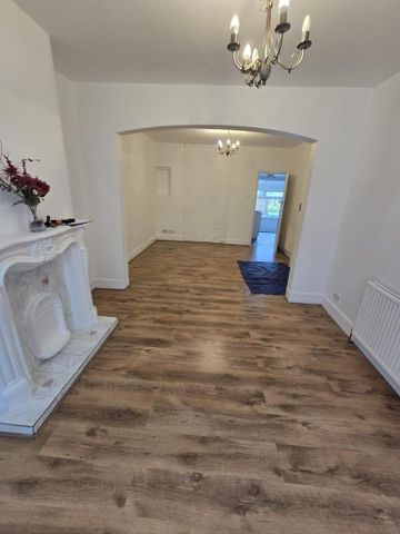 3 bedroom terraced house to rent - Photo 3