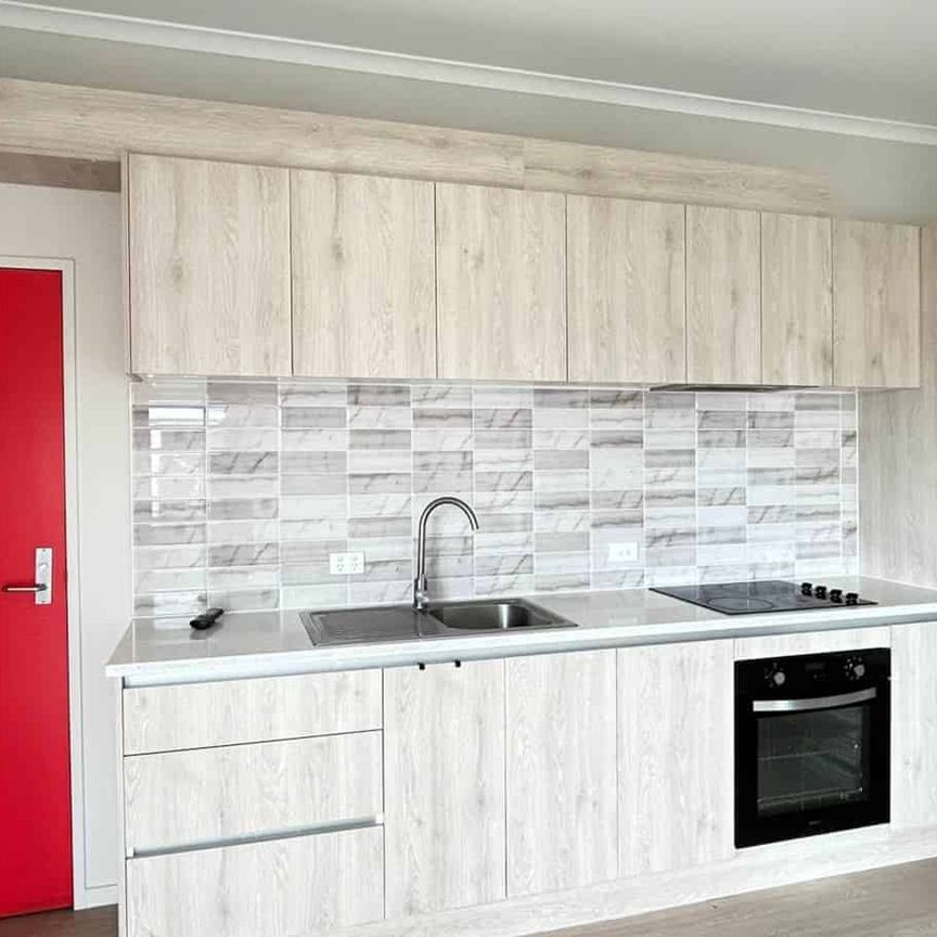 Modern One Bedroom Apartment - Photo 1