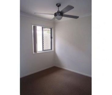 FAMILY HOME WAITING FOR YOU TO MOVE IN! - Photo 5