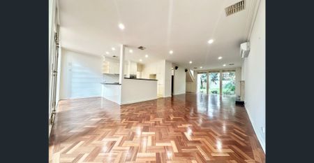 Family Home in Camberwell Prime Location - 3-6 months lease only! - Photo 2