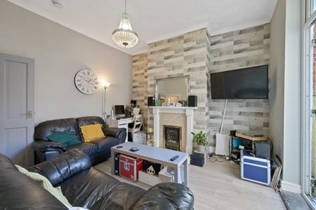 4 bedroom terraced house to rent - Photo 2