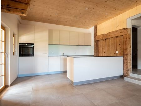 4.5 Zimmerwohnung. im 1. Stockwerk von 122 m2 inklusive zwei Lauben zu vermieten. - Photo 3