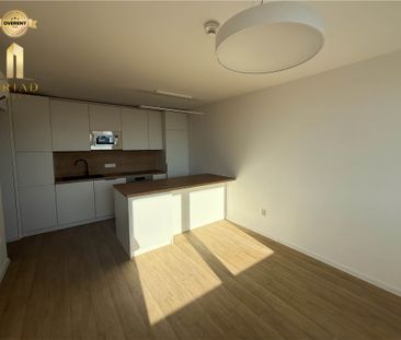 Prenájom 2 izbový byt Centrum Nové Zámky - Photo 3