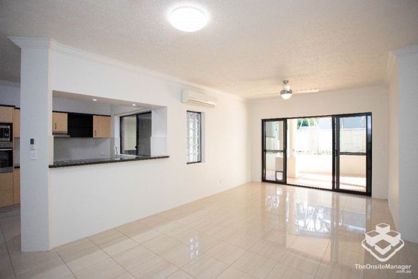 Perfectly Positioned 2 Bed Unit New Farm with lock up garage - Photo 1