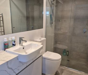 St Kilda East - Photo 4