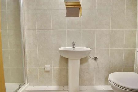 Sandringham Apartments, Osborne Road, Southsea, PO5 - Photo 5