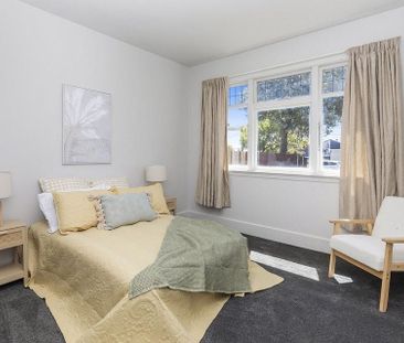 Charming 3 Bedroom House - Photo 6