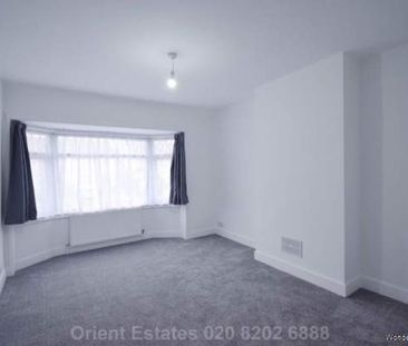 3 bedroom property to rent in London - Photo 2