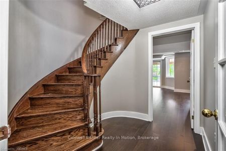 For Lease - 2499 Highmount Crescent, Oakville, Ontario - Photo 3