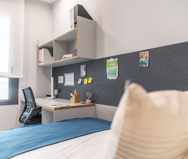 Calle Camilo José Cela, Sevilla, Andalusia 41018 - Photo 5