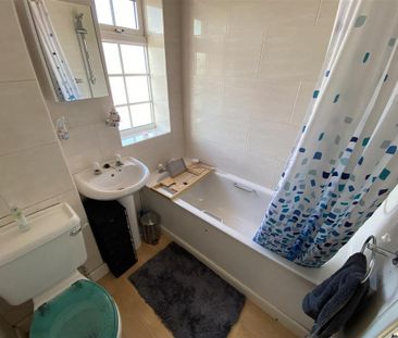 2 bedroom semi-detached house to rent - Photo 3