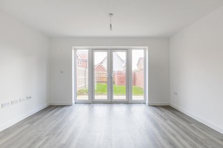 2 bedroom semi-detached house to rent - Photo 2