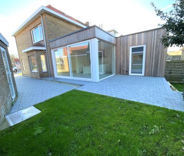 Gerenoveerde half-open woning met tuin en garage - Photo 5