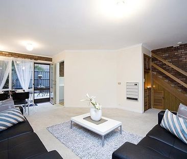 2/6 William Street, Hawthorn VIC 3122 - Photo 3