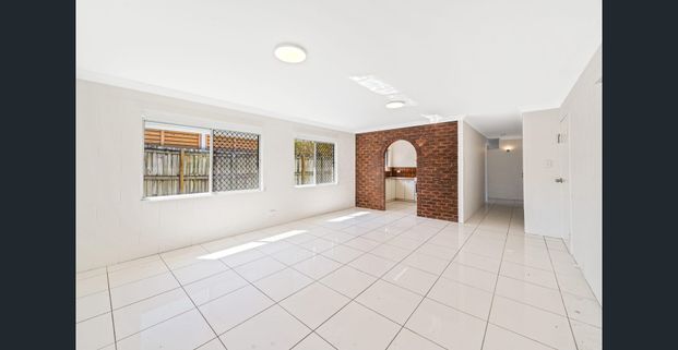 Groundfloor Pet Friendly Unit in Great Location - Photo 1