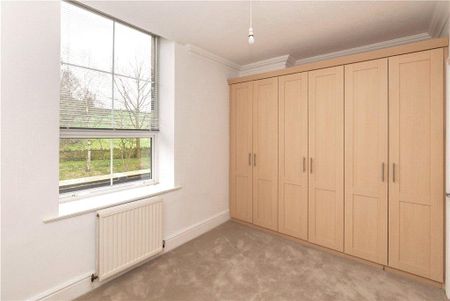 3 bedroom apartment to rent - Photo 2