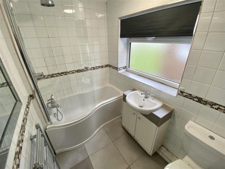 2 bedroom semi-detached house to rent - Photo 5