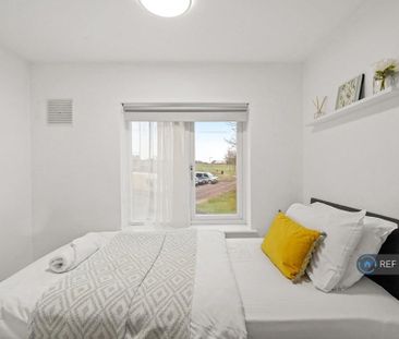 2 bedroom maisonette to rent - Photo 5
