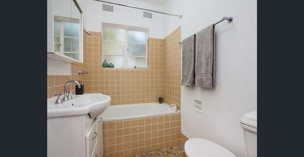 Beautifully Presented Apartment ** Available 06/12/25 ** - Photo 1