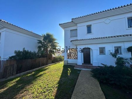 Alquiler de chalet pareado en Calle Mijas del Faro - Photo 2