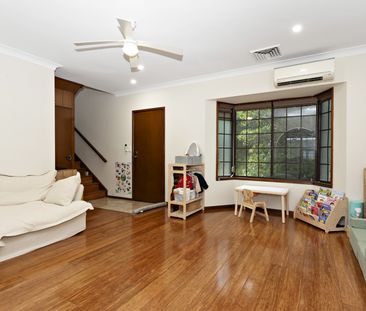 Modern Spacious 3 Bedroom Townhouse - Photo 2