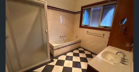 Charming Period Home with Modern Comforts & Fully Self-Contained Studio - Photo 5