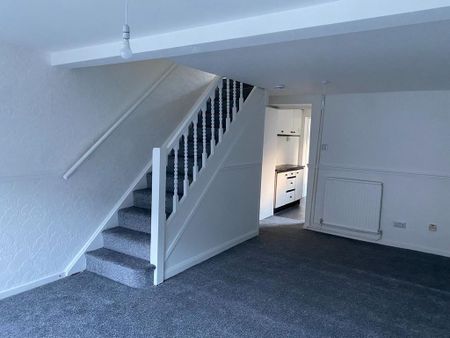 3 bedroom terraced house to rent - Photo 5
