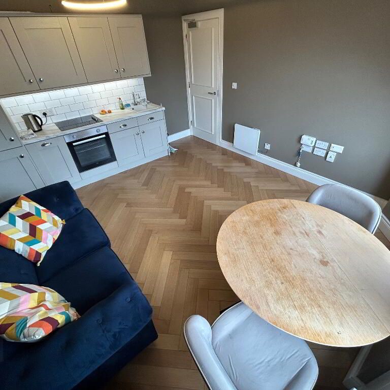 Apt 6, 3 Eglantine Place, Belfast, BT9 6EY - Photo 1