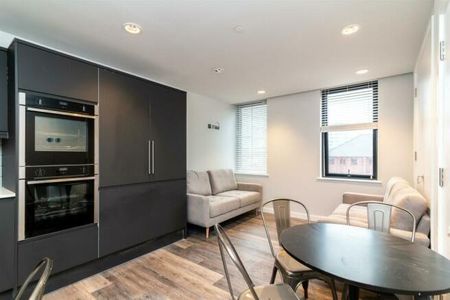 4 bedroom flat to rent - Photo 3