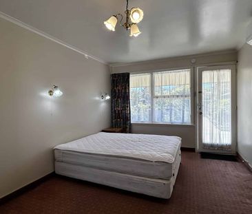 Studio Unit in Prime Riccarton Location - Photo 3