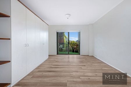 Modern Studio at the Oaks Goldsbrough! - Photo 2