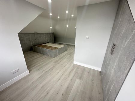 3 bedroom flat to rent - Photo 2