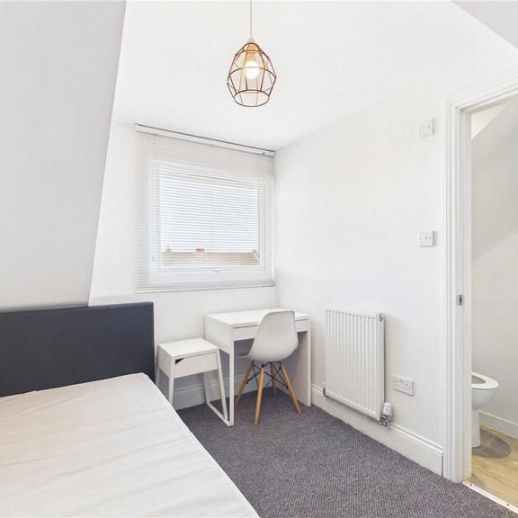 12 bedroom apartment to rent - Photo 1