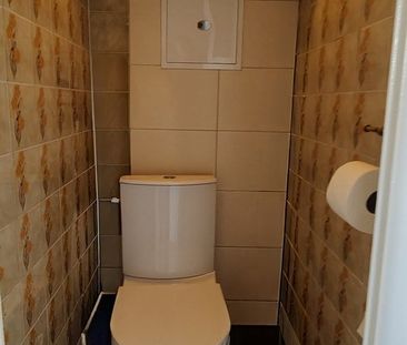 Trzypokojowe mieszkanie na osiedlu - Zdjęcie 6