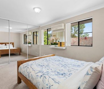 Beautifully presented 2 Bedroom Townhouse - Photo 2