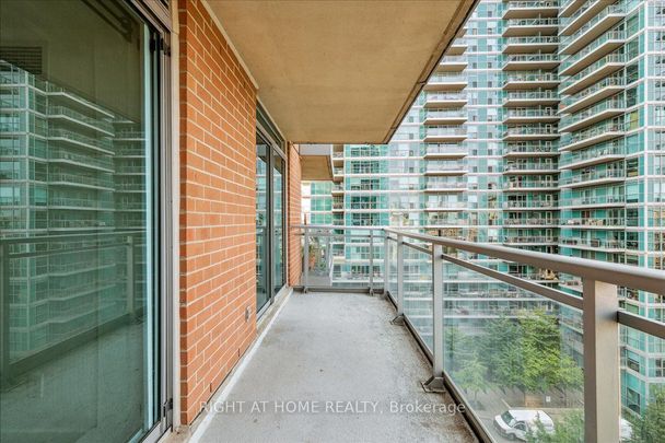 Battery Park Lofts , #812 - Photo 1