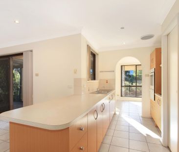 Quiet, Leafy, Cul-de-sac location with Pool. - Photo 5