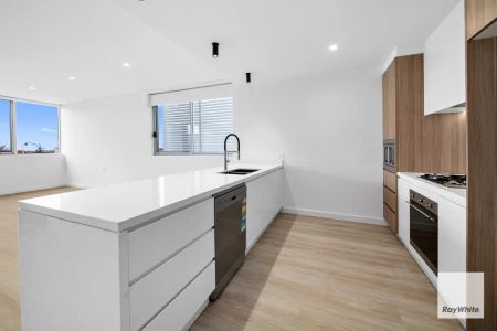 “Stylish AS Brand New Luxury Living” - Photo 3