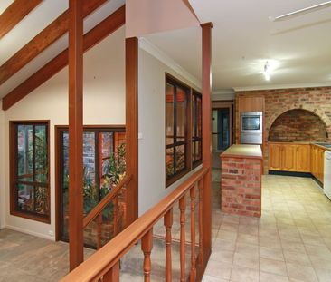 Spacious 4-Bedroom Home in a Quiet North Hill Location - Photo 5