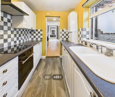 2 bedroom terraced house to rent - Photo 4