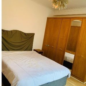 1 Bed Flat, Seymour Street, W1H - Photo 2