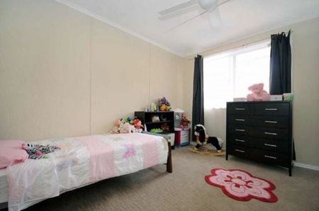 381 Hume St Kearneys Spring - Photo 5