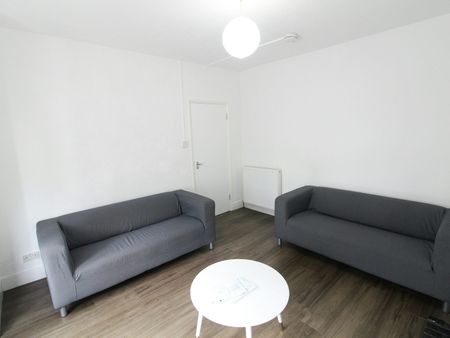 Maisonette to rent on - Photo 2