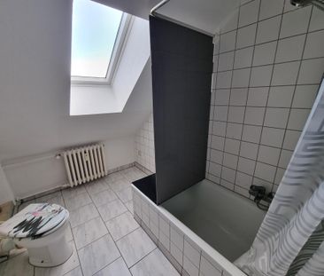 Trier-Euren: Geräumige 2-Zimmer Dachgeschosswohnung mit ca. 60 m² Wfl. - Photo 2