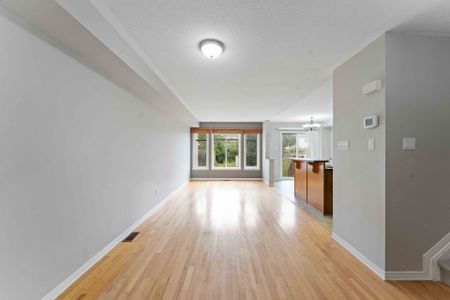 For Lease - 270 Berrigan Drive, Barrhaven, Ontario - Photo 2