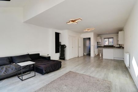 4 bedroom terraced house to rent - Photo 2