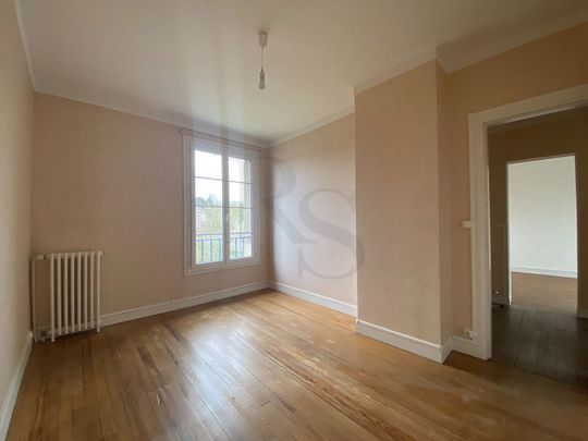 Condé en Normandie, - Photo 1